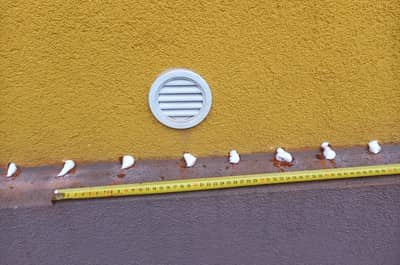 chemicka-injektaz-vlhkeho-zdiva-kremova-5_medium (1)